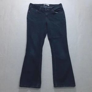 Signature Levi's size 6 bootcut blue jeans